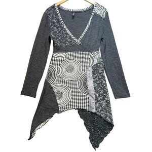 Sacred Threads Women's Tunic Shirt Long Sleeve Size M Multi Patchwork Knitted